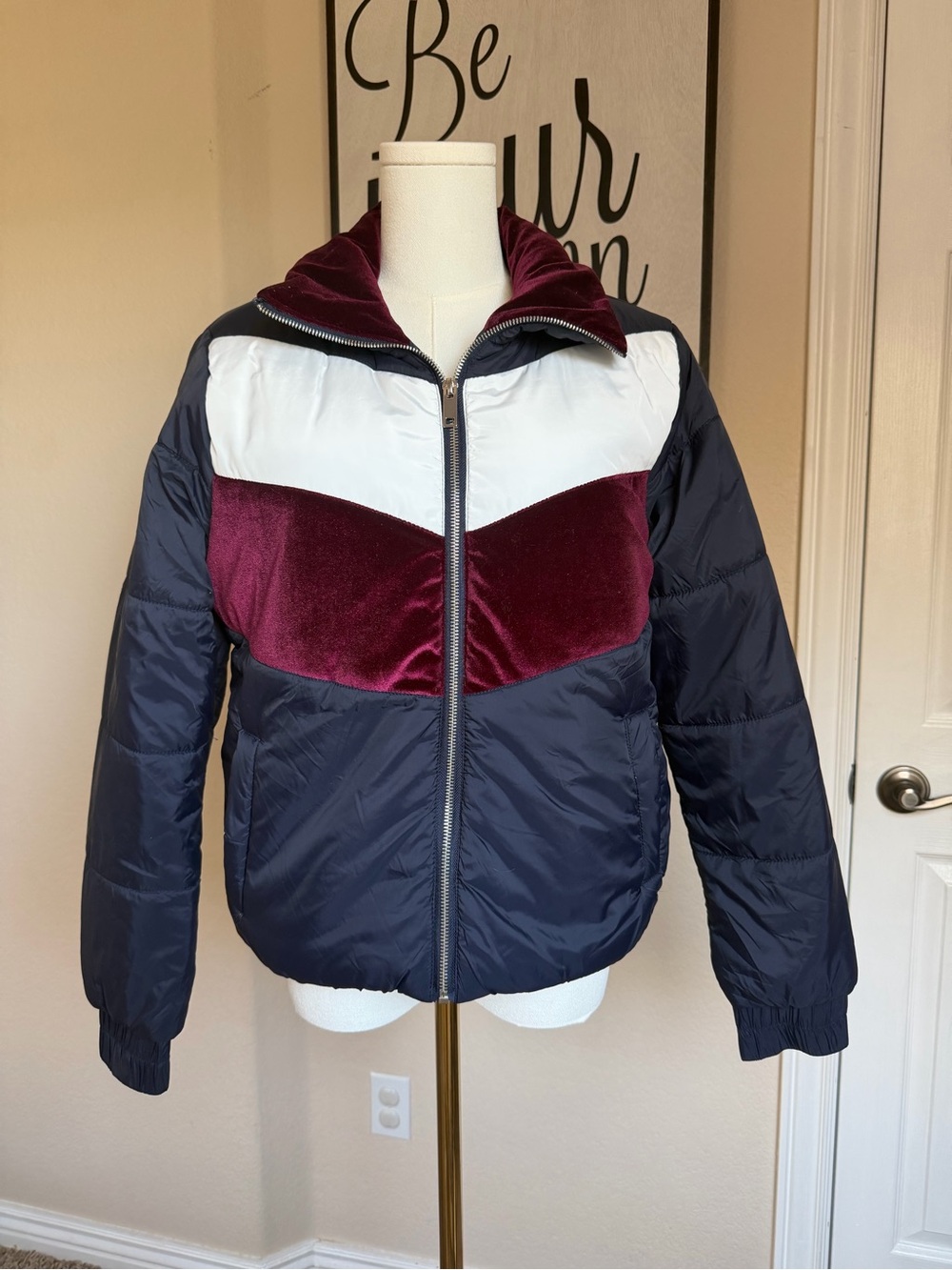 NWT Ashley by 26 International Colorblock Puffer Jacket Velvet Trim Size M
